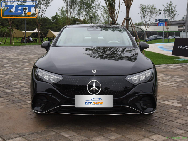 Mercede Benz EQE 350 Electric SUV