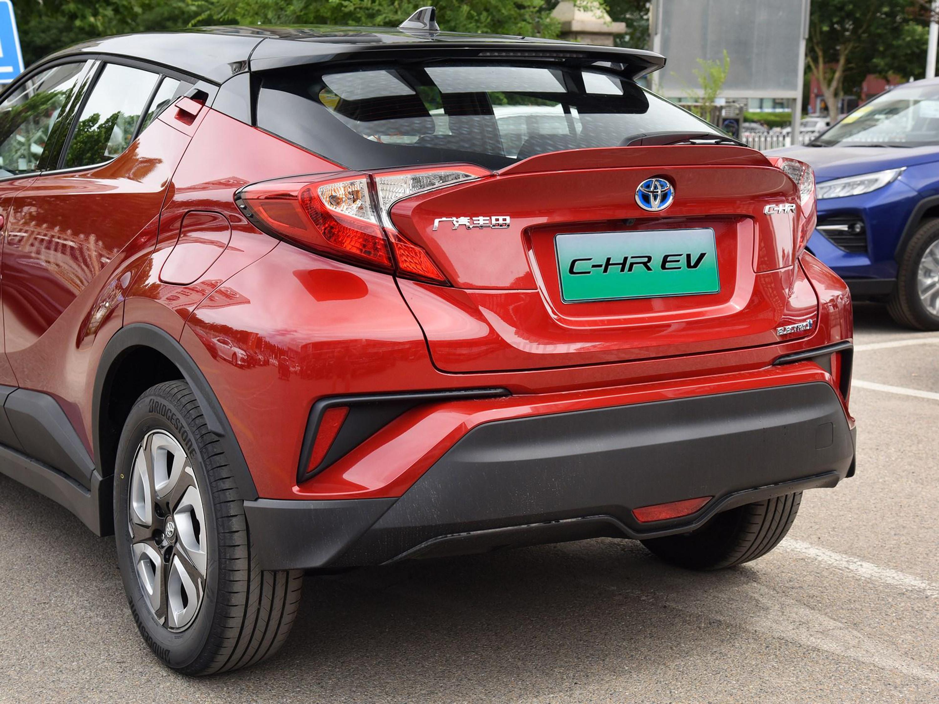 C-HR O09