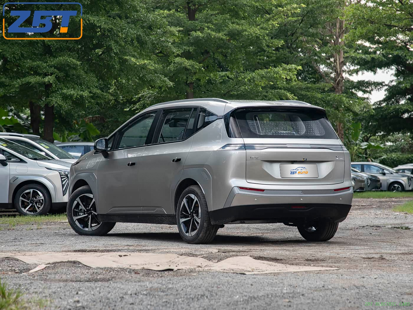 2025 AION Y New Energy Hybrid SUV electric car US $15500.00 - 16500.00/