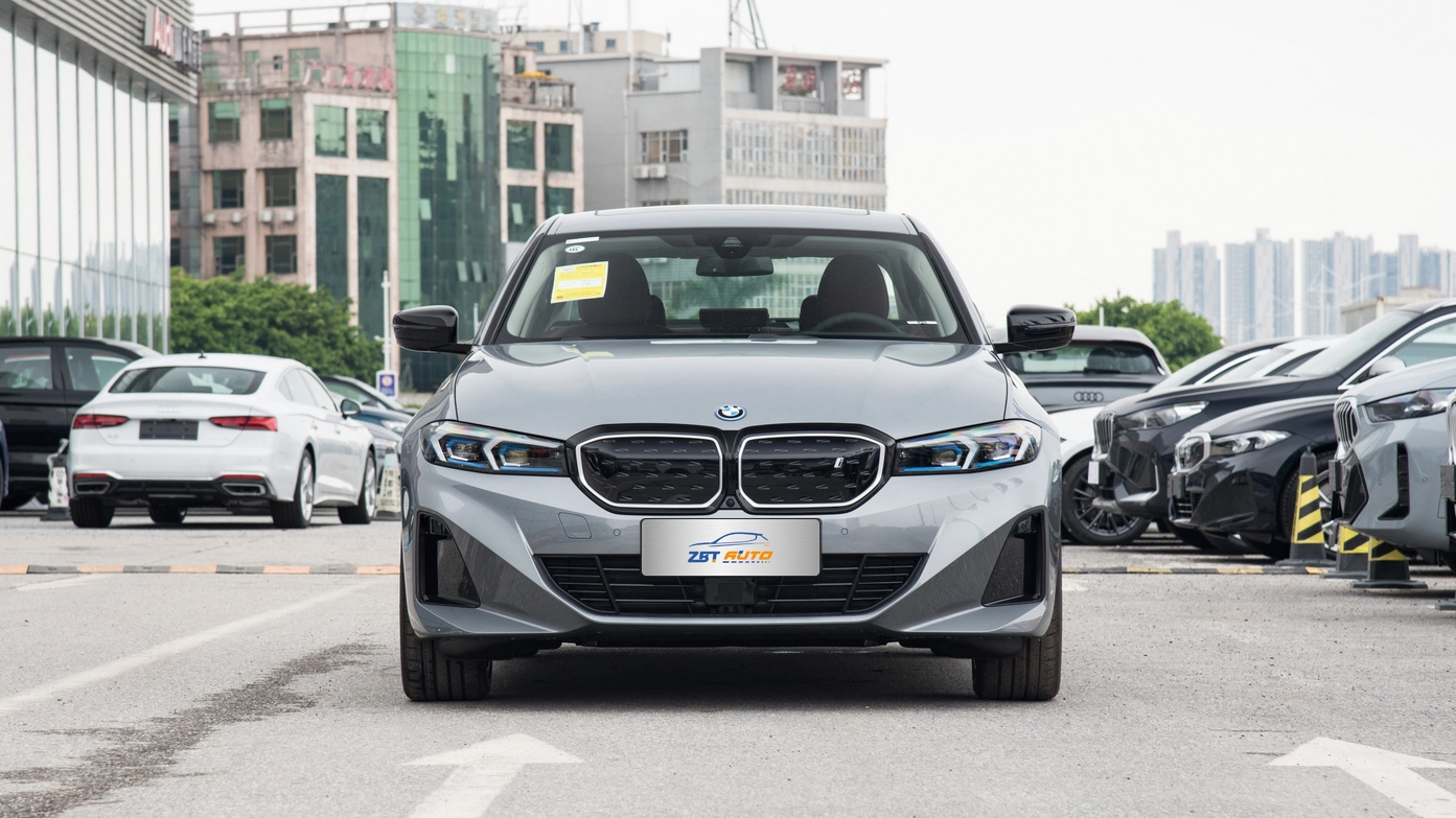 What Is An Electric Sedan？