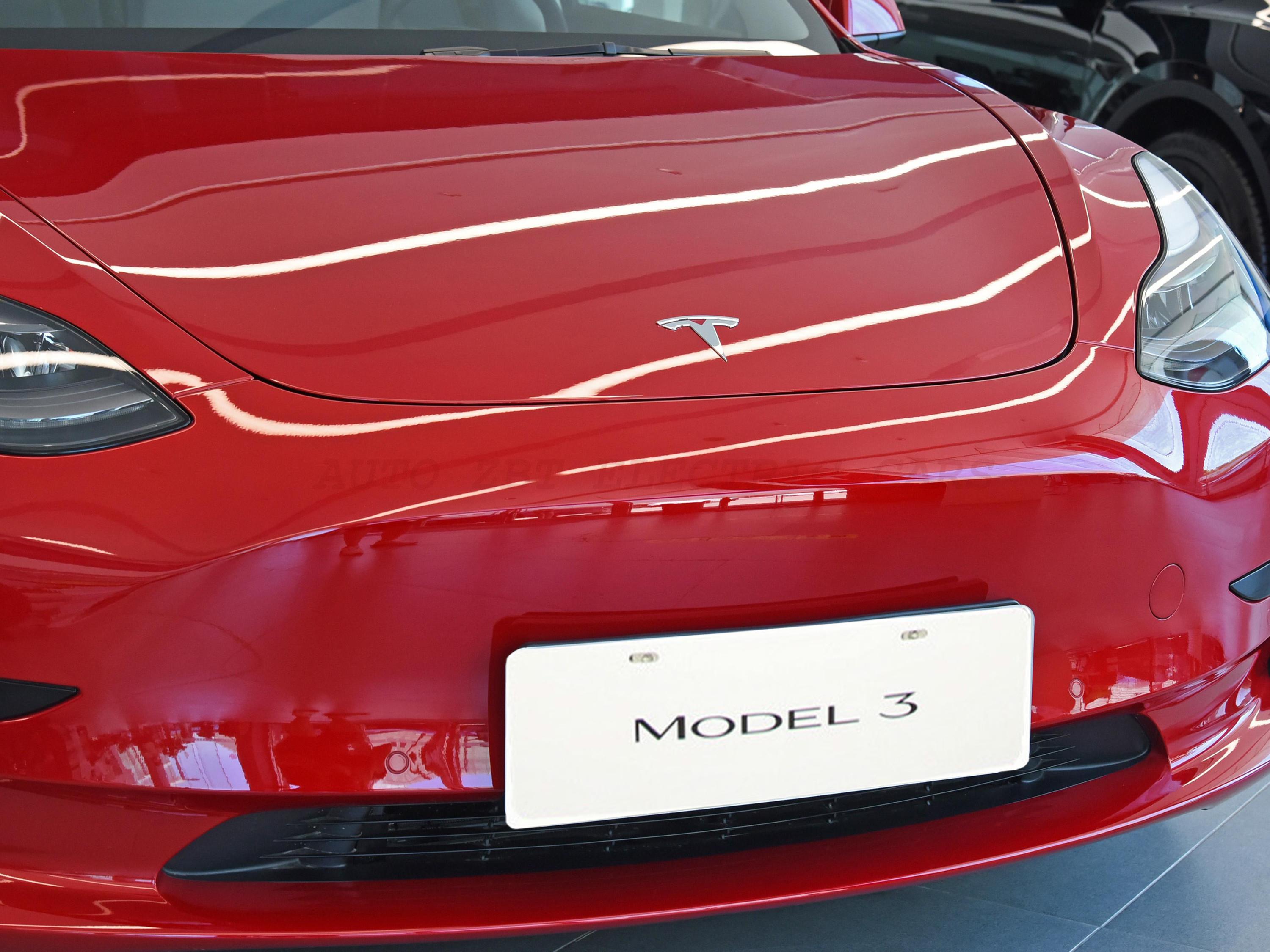 Model 3 O03