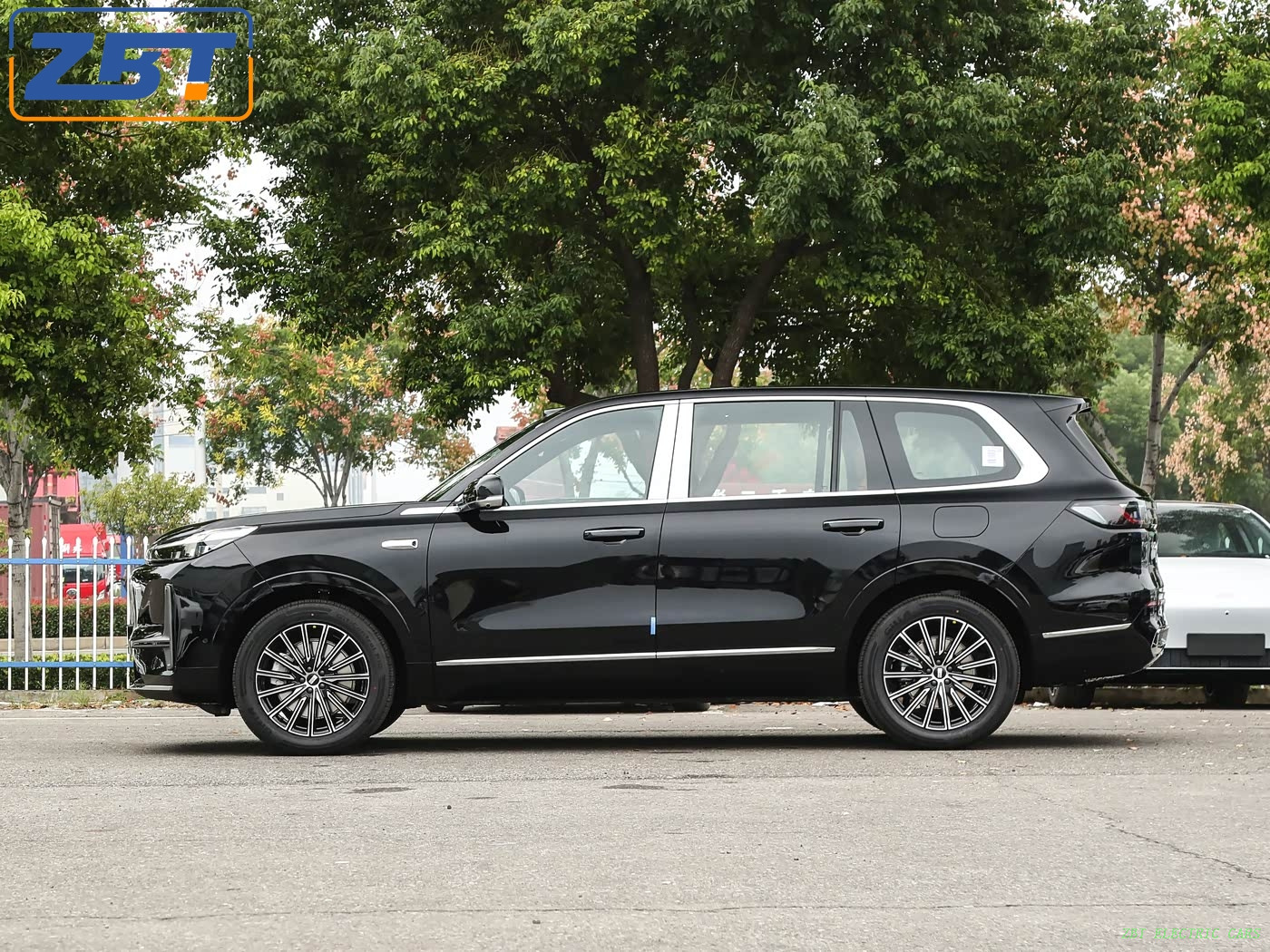 JI LI YINHE M9 Gasoline-Powered SUV Fuel Vehicle US $35799.00 - 35999.00/