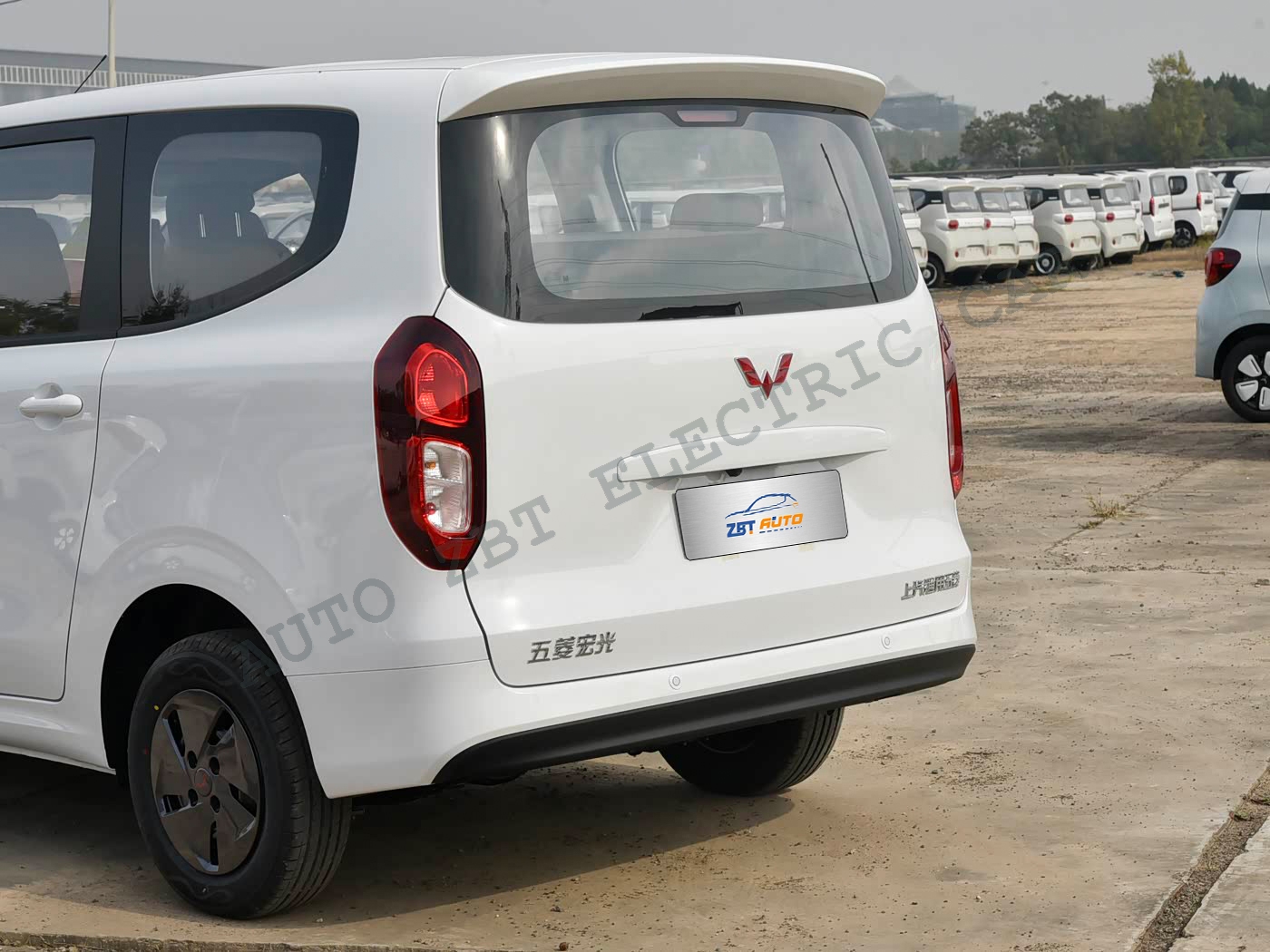 Wuling Hongguang - W24