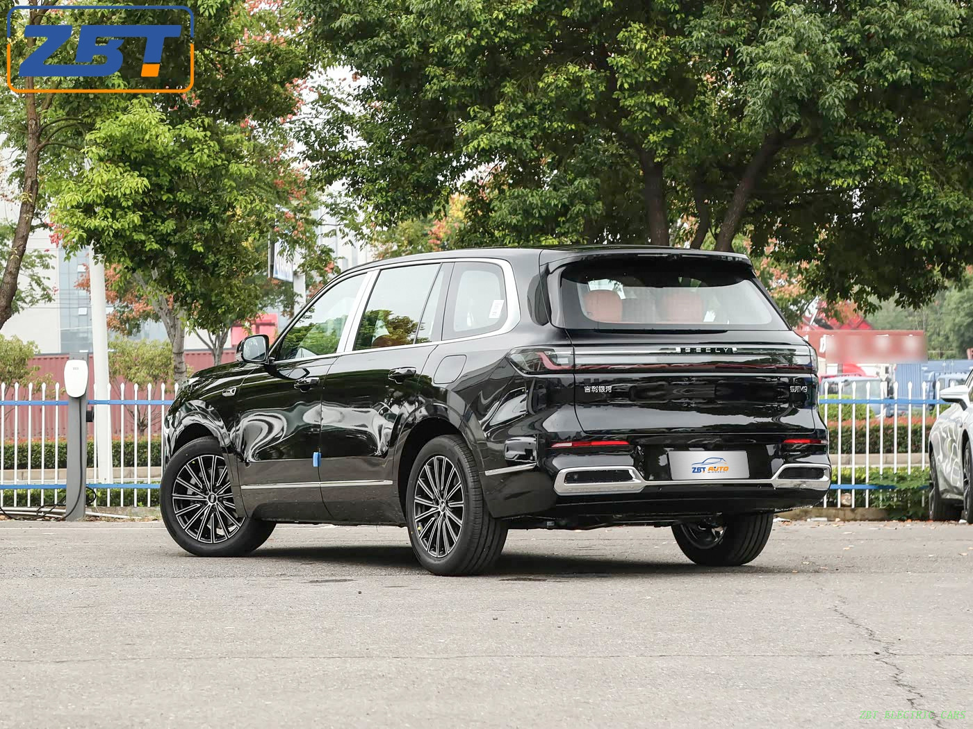 JI LI YINHE M9 Gasoline-Powered SUV Fuel Vehicle US $35799.00 - 35999.00/