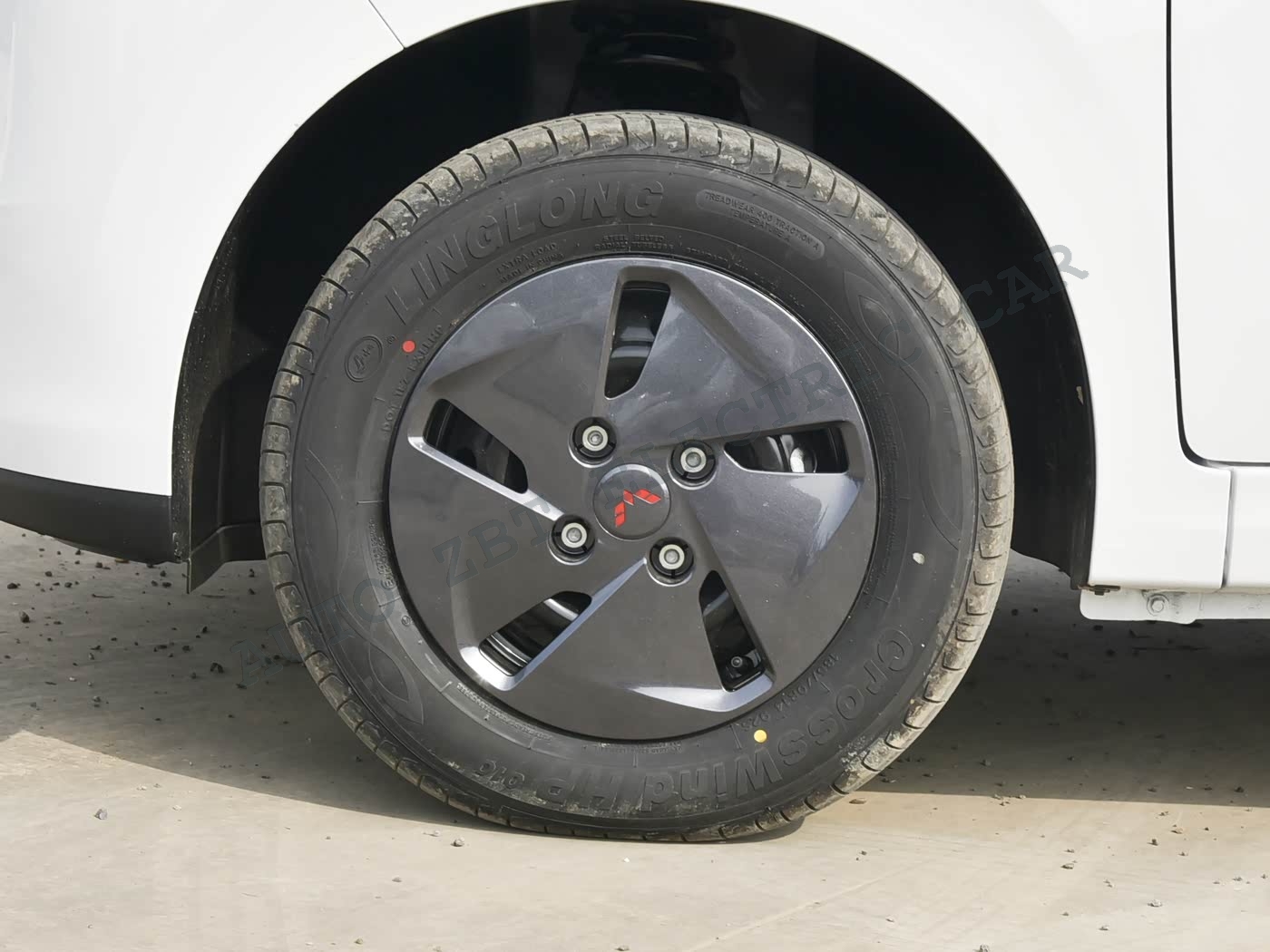 Wuling Hongguang - W18