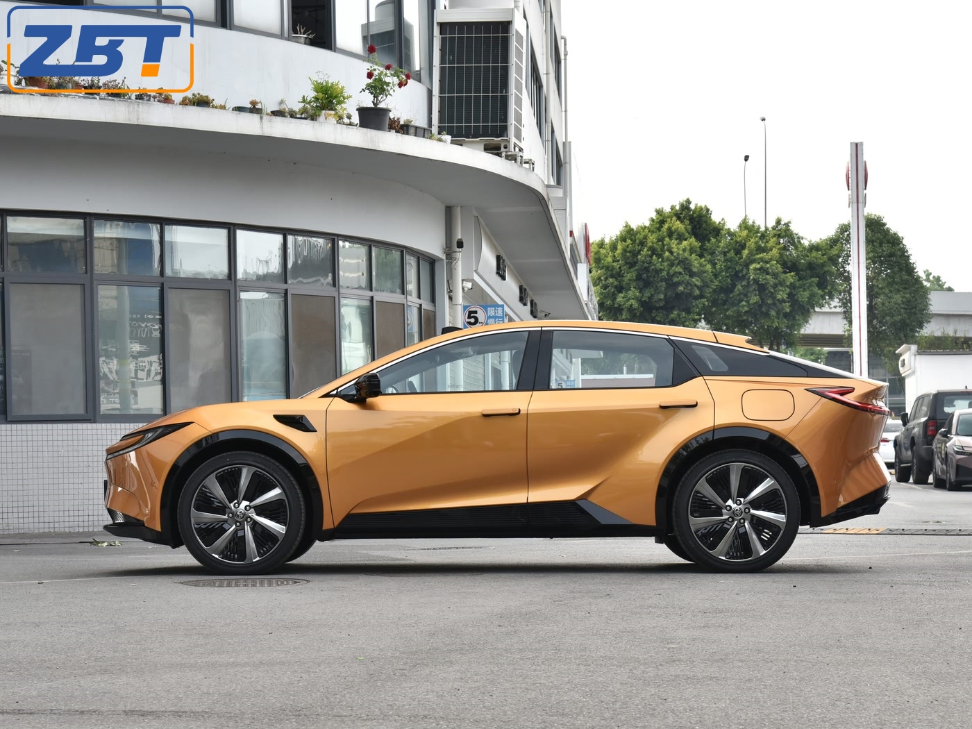 Toyota BZ5-Y04