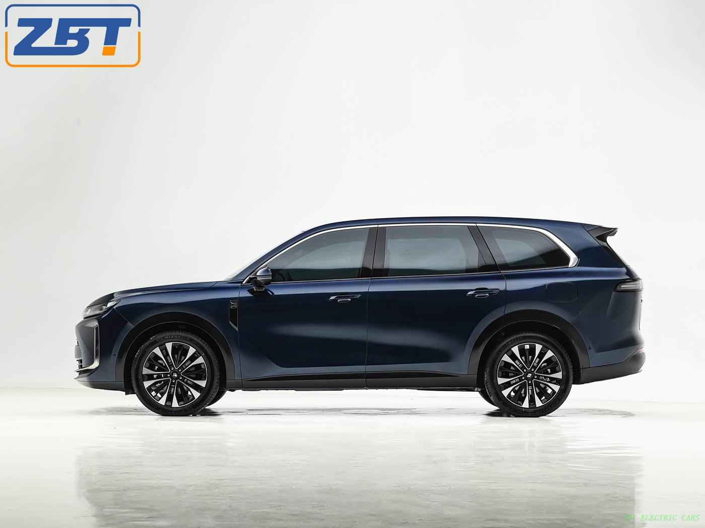 Wuling Huajing S Gasoline-Powered SUV Fuel Vehicle US $29599.00 - 29999.00/